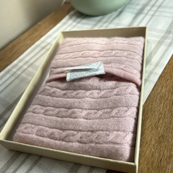 LUXE CASHMERE Pure Cashmere Headache Pillow NIB - Picture 4 of 4